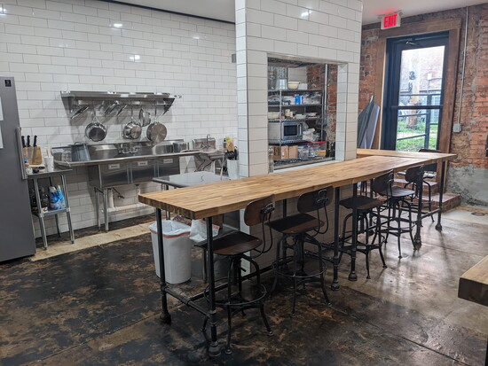 A welcoming space to gather, learn and create at Mavens & Makers.