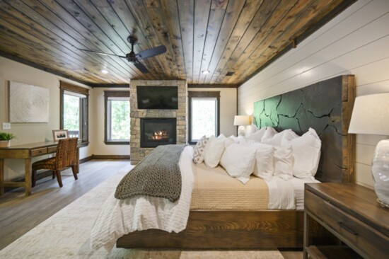 Hillside Harmony bedroom.