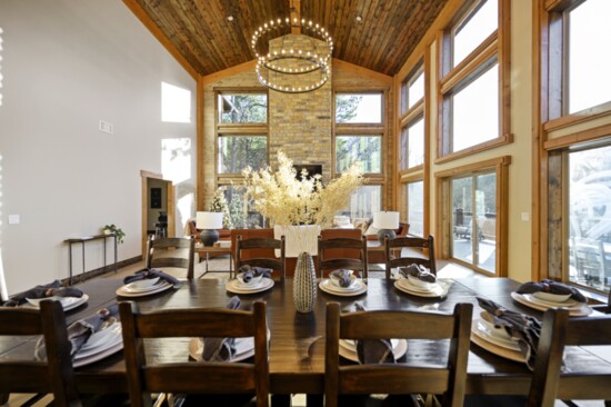 Broken Branch Lodge dining entertained inspired by the beauty of nature.