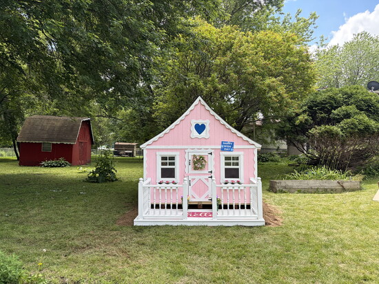Photo 3 of 18