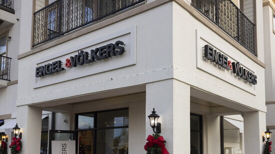 Engel & Völkers Lakeside location. Photography by Mike Lewis.