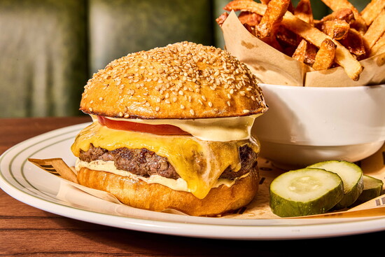 Bar Bludorn, Wagyu Tavern Burger. Photo courtesy of Bar Bludorn