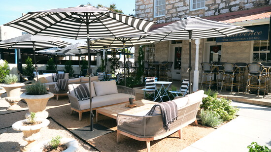 Spacious garden areas in front and back of Calivence
