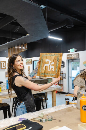 Cari Gracey, Recptionist