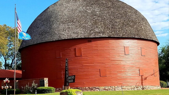 The famous Round Barn in Arcadia (Photo by Linda Milburn)