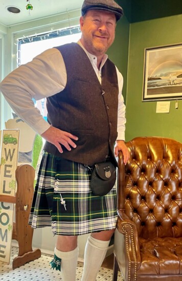 Tom is wearing a linen blend grandfather shirt with an Emerald Isle Waistcoat. The kilt is all his.