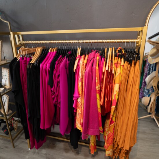Spring's palette sings with vibrant hues: orange and pink, leading the trend with lively elegance.