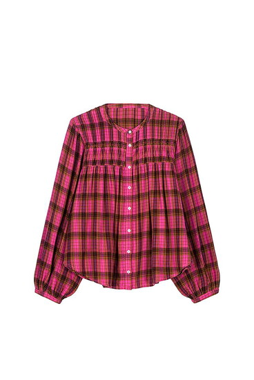 3.“This 100% organic cotton woven blouse is a great way to introduce color into your fall wardrobe. We love this vibrant hot pink paired with denim or our 