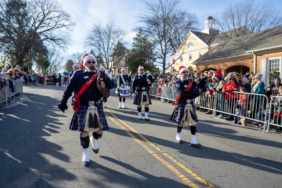 The pipes, the drums, the kilts! The Pipe Band brings an incredible energy to the Middleburg holiday festivities.