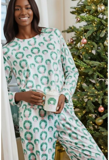 Heart2Home Gifts Rosy Wreath PJs 