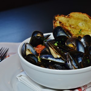 steamed%20mussels%202-300?v=4