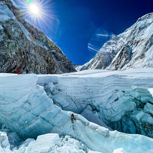 khumbu%20icefalls%20with%20the%20western%20cwm%20in%20the%20distance-300?v=1