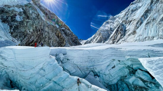khumbu%20icefalls%20with%20the%20western%20cwm%20in%20the%20distance-550?v=1