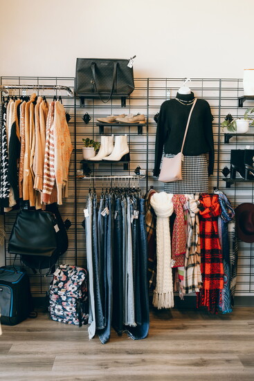 Coveted brands, timeless style and new arrivals every day make every visit to Clothes Mentor a treasure hunt.