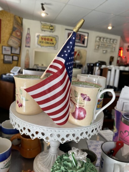 A little Americana, a lot of memorabilia at Dosey Doe Coffee Bar.