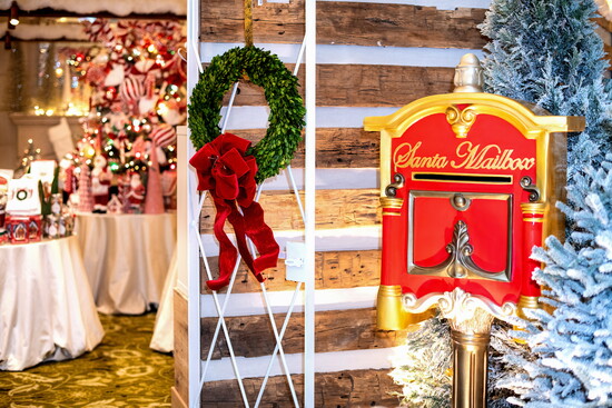 Drop your postcards to the North Pole right at Lucy's market