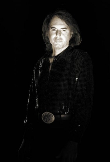 Dean Colley of Hot August Nights presents a nostalgic journey through Neil Diamond’s extensive repertoire. 