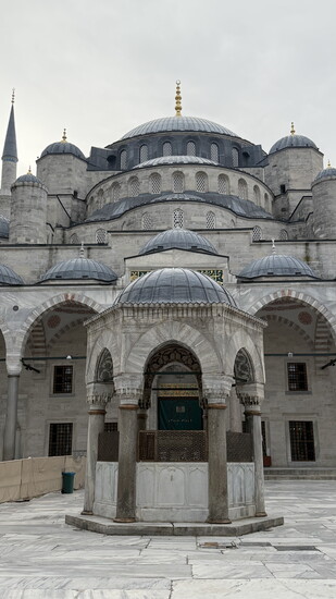 Blue Mosque: Istanbul, Turkey