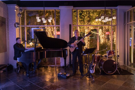 Live band performing at Amerigo’s Grille. Photo credit: Amerigo’s Grille. 