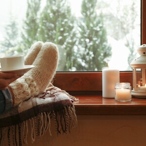 composition-of-cozy-winter-day-on-wooden-windowsil-2022-03-29-07-18-07-utc-300?v=1