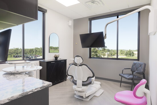 Built with patient comfort in mind, treatment rooms come equipped with personalized music and spa-like finishes 