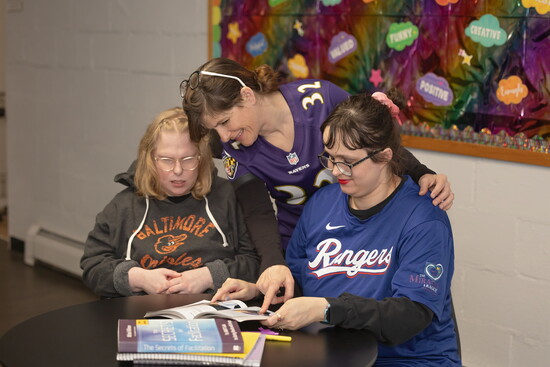 Joy Barton at Harford Center working with participants. Photo Credit: Kerry Paradis Photography