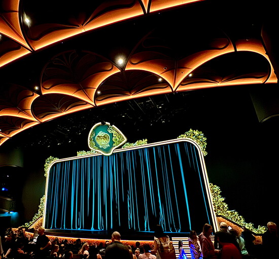 Walt Disney Theater