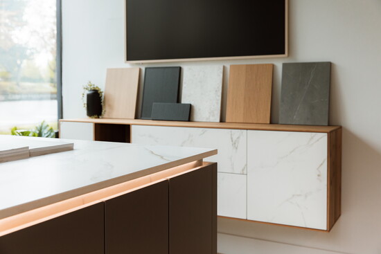 Counter top options on display for customers to choose from 