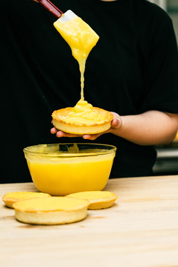 tart shell filled with lemon curd