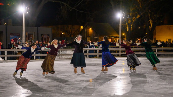 Gillian Robidas, Caitlin Yankowskas, Siobhan Tully, Emma Clark, Caroline Mann, and Lydia Waldo dance a reel