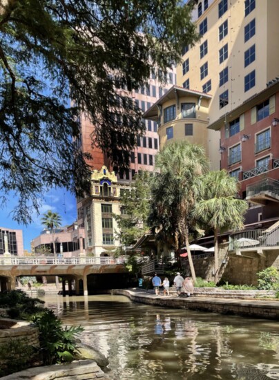 The Valencia Hotel Riverwalk is conveniently situated on San Antonio’s River Walk. (Photo by Elaine Warner)