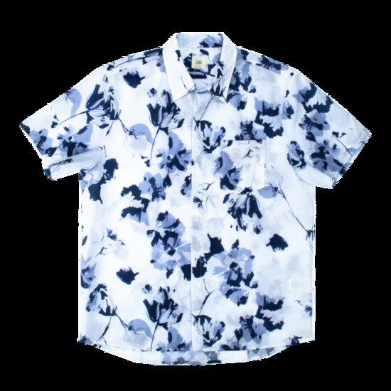 Lightweight Cotton Floral Shirt – Stay cool and breezy with a summertime look that people will notice. DIBI Menswear Lake Barrington. $$