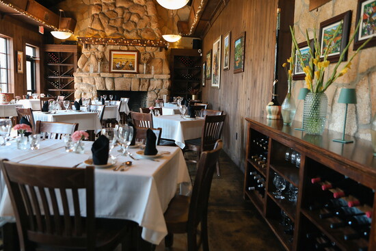 Elegant Atmosphere at Chucherias