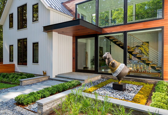 Photo by Barry Hyman. 