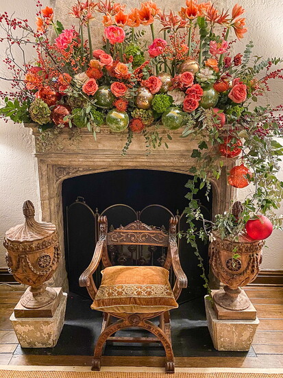 Though not for the novice, this arrangement beautifully demonstrates how corals can shine in a Christmas palette.
