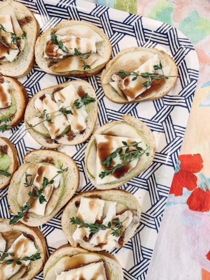 PEAR AND BRIE BALSAMIC BRUSCHETTA