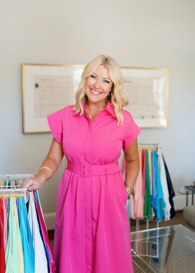 Allyson Heathcott demonstrates a color analysis, showing how curated palettes highlight natural radiance and simplify daily style.