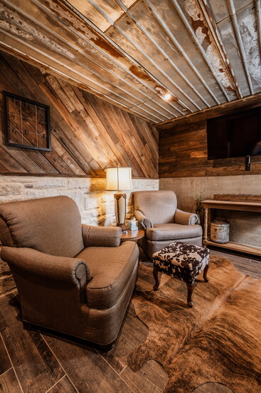 Groom's Suite