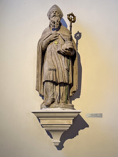 Statues of St.Blaise holding a replica of the city adorn all of the thresholds and civic buildings.