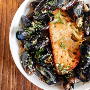 deacons%20fall%202020-%20mussels-2-300?v=1