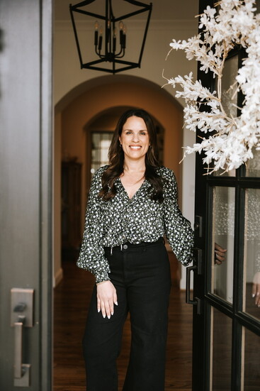 Alyssa Lee, mother, wife, and home enthusiast