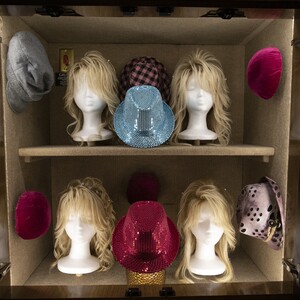 dollys%20wig%20and%20hat%20collection%20credit%20the%20dollywood%20company-300?v=1