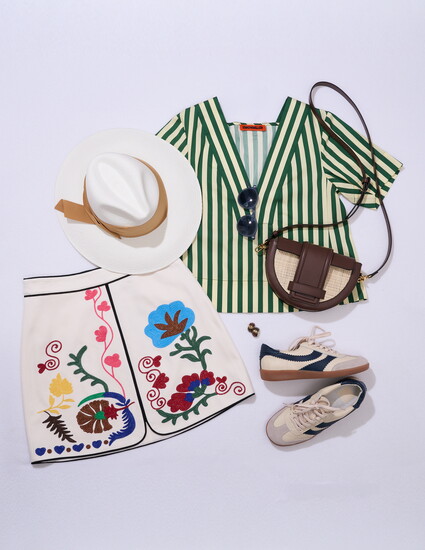 Blouse, skirt, shoes, bag, sunglasses, hat: Ellett. Jewelry: Eternal.