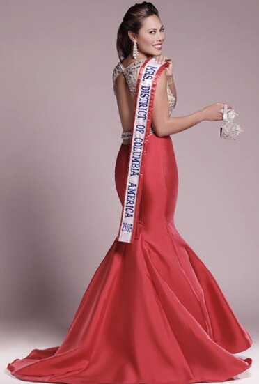 Elaine Espinola as Mrs. DC America in 2015.