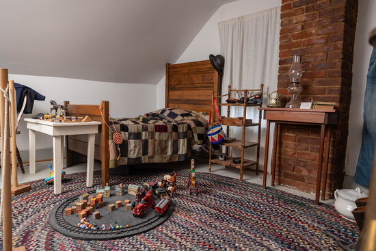 Sautter House bedroom
