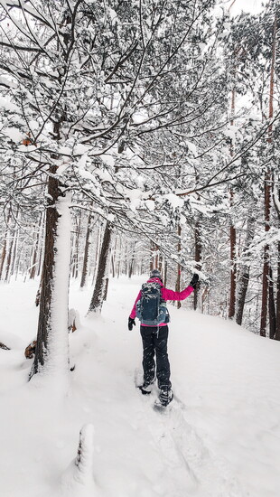 Brianne  Blaszak skiing; Photo credit: Endlessly Outdoors Company