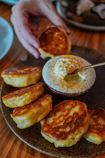 Johnny Cakes, Photo by Mars Tello