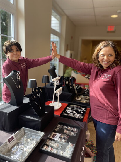 Farheen Qadir and her son Isaac Ojeda at the Basking Ridge Winter Market in 2024.