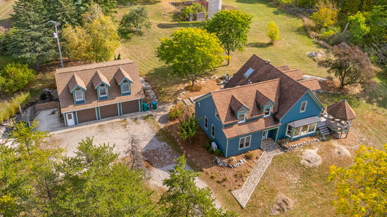 Farmhouse 1918:1658 Wildwood Heights Exterior