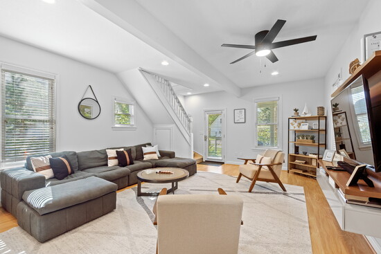 Bliss House: Living Area